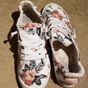 Women's Roxy shoes